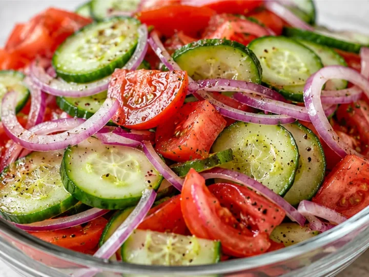 CRISP & ZINGY Cucumber Tomato Salad! So Fresh!