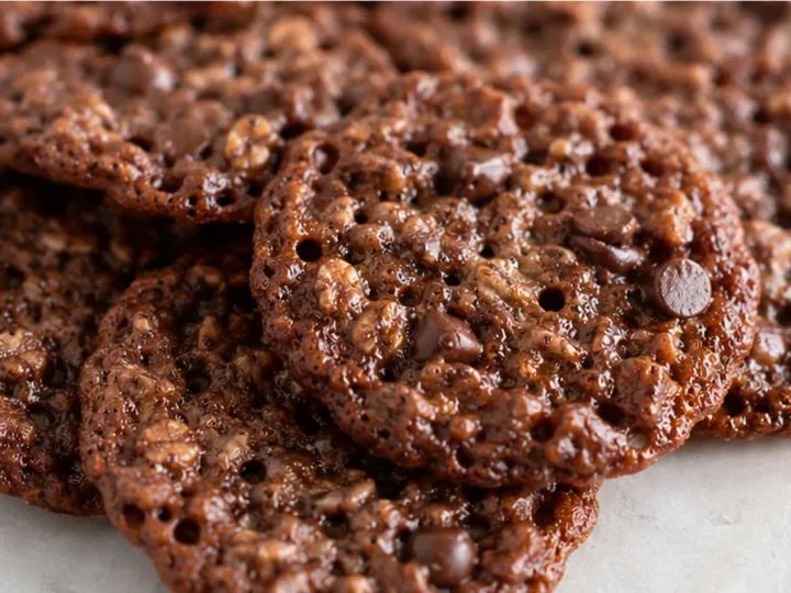 Melty Chocolate Lace Cookies! So Crispy & Delicious!