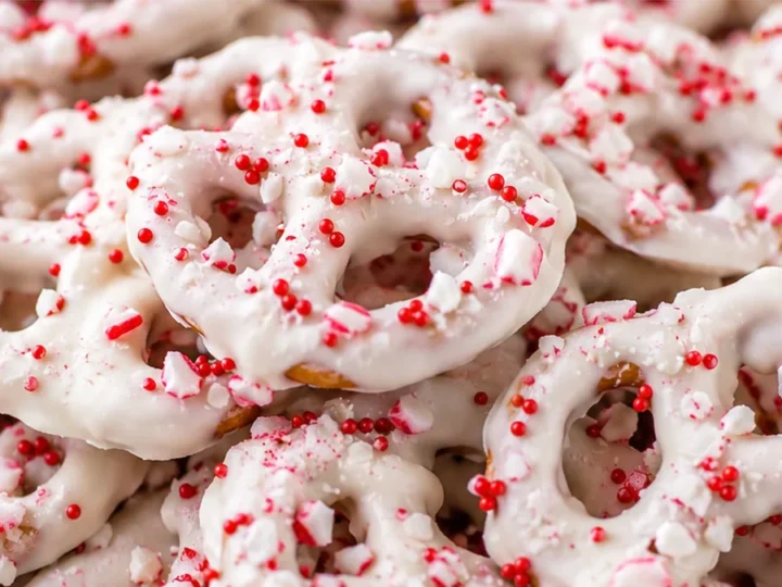 White Chocolate Peppermint Pretzels